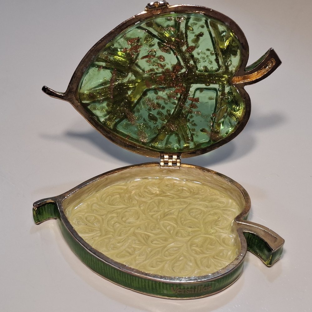 🌱Green Leaf Enamel Jeweled Rhinestone  Glass Trinket Box Versailles Vintage - Picture 7 of 9